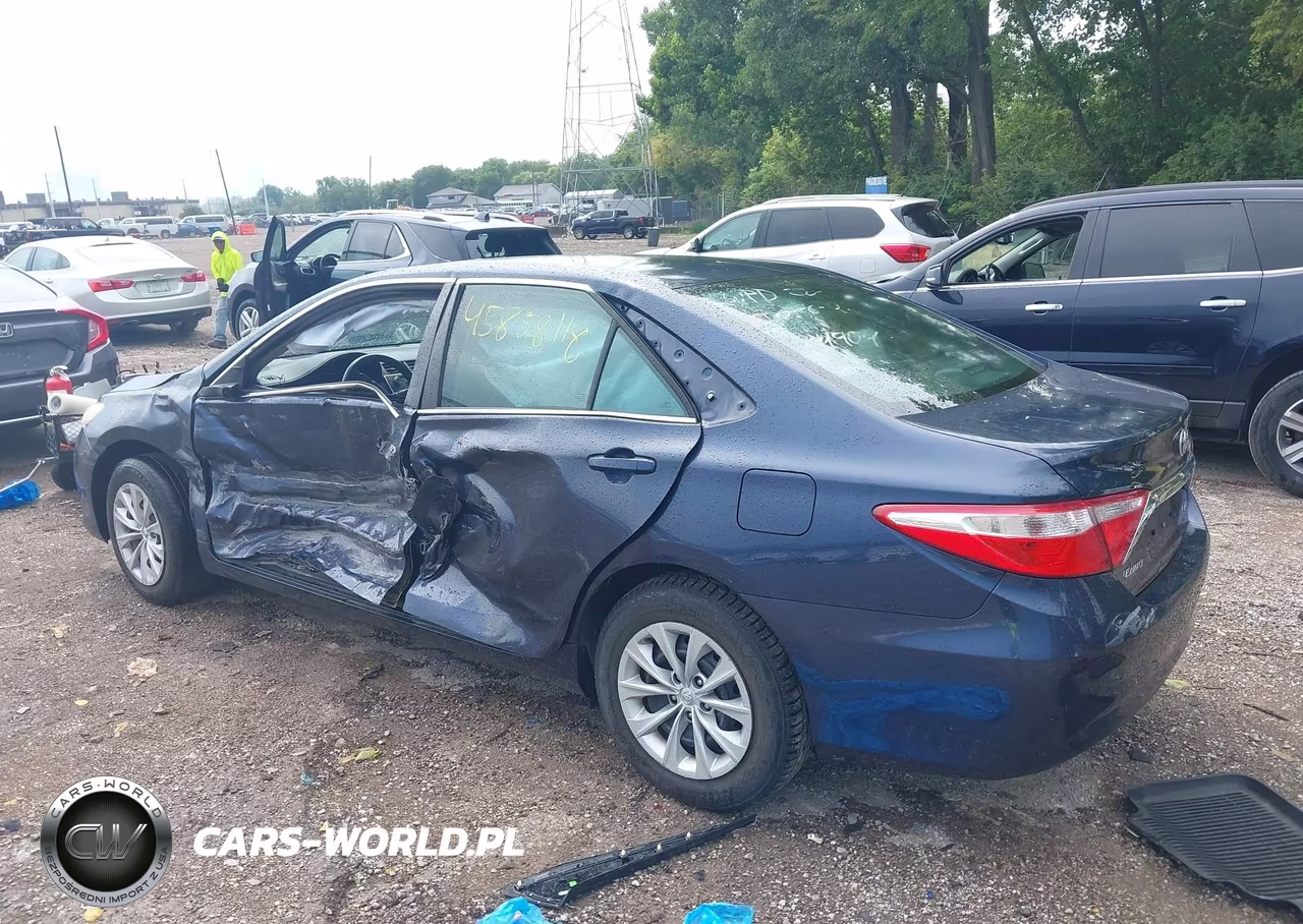2017 Toyota Camry Le VIN:4T1BF1FK6HU744904 - 3
