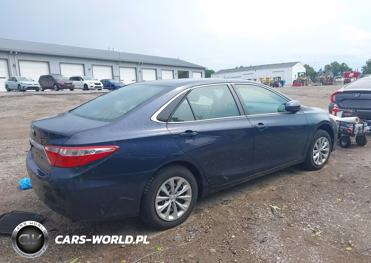 2017 Toyota Camry Le VIN:4T1BF1FK6HU744904 - 4