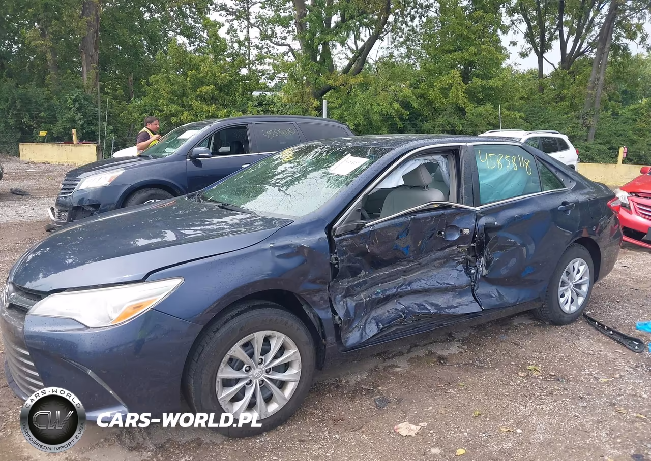 2017 Toyota Camry Le VIN:4T1BF1FK6HU744904 - 6