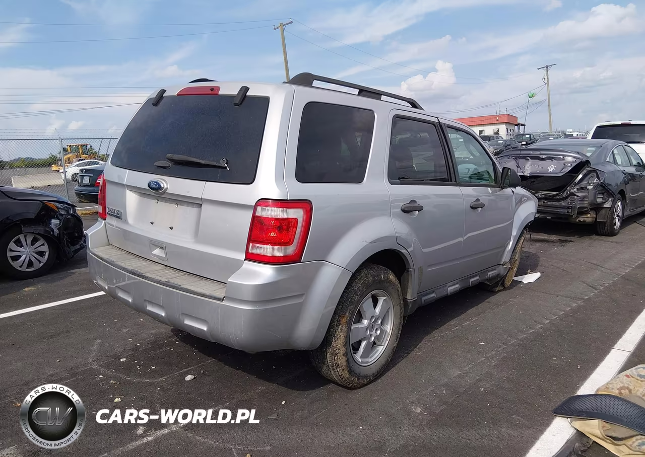 2011 Ford Escape Xlt VIN:1FMCU0D76BKB32515 - 4