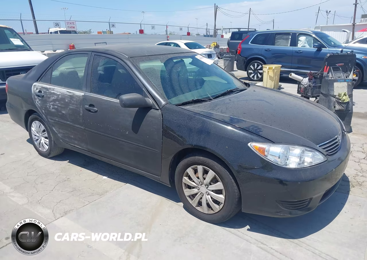 2005 Toyota Camry Le – zdjęcie 1 z 16