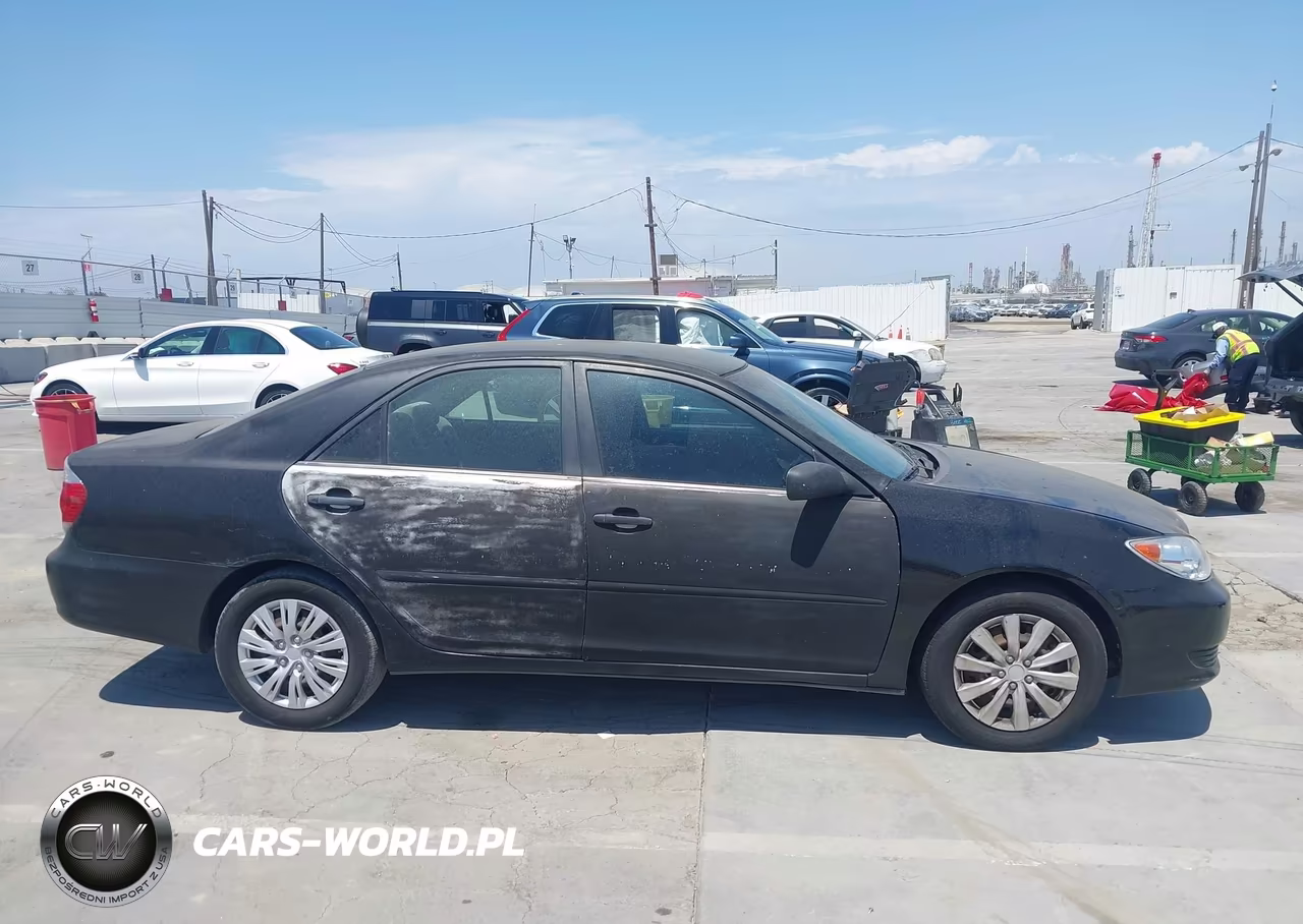 2005 Toyota Camry Le VIN:4T1BE32K05U016477 - 13