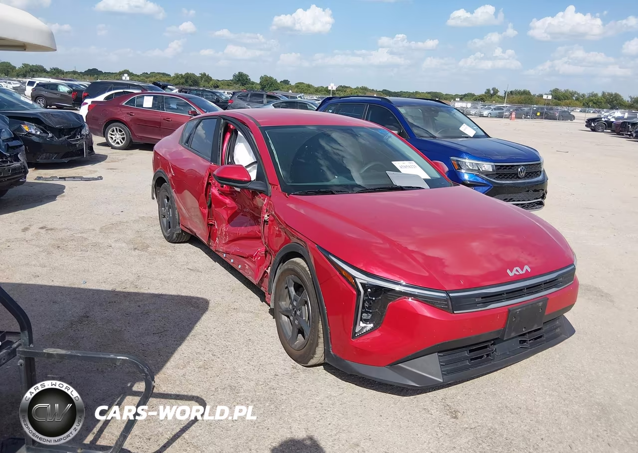 2025 Kia K4 Lxs – zdjęcie 1 z 15