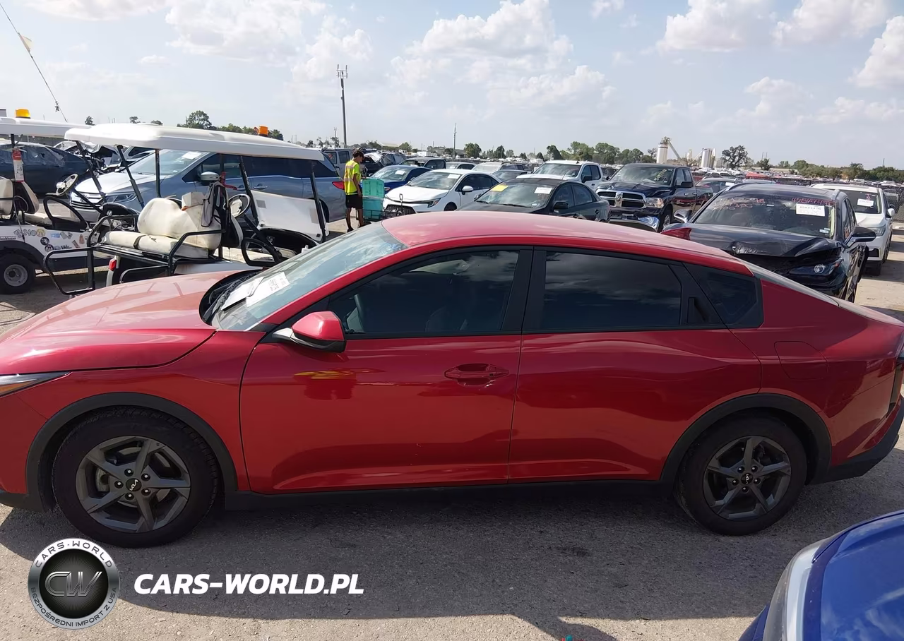 2025 Kia K4 Lxs VIN:3KPFT4DE7SE006404 - 13