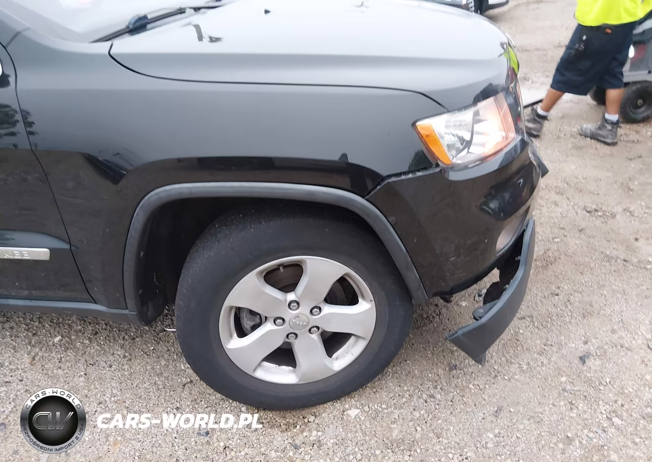 2012 Jeep Grand Cherokee Laredo VIN:1C4RJFAG2CC173895 - 13