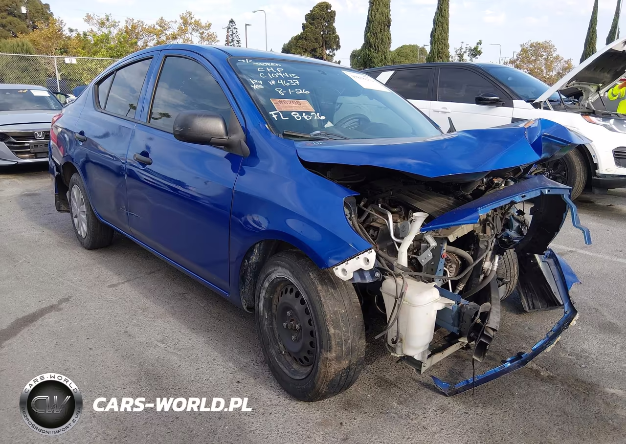 2015 Nissan Versa 1.6 S+ – zdjęcie 1 z 16