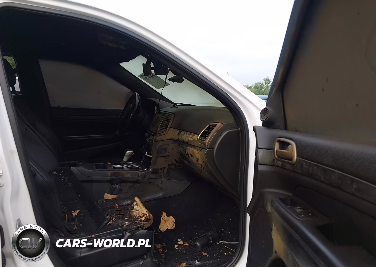 2019 Jeep Grand Cherokee Altitude 4X4 VIN:1C4RJFAG6KC837940 - 5