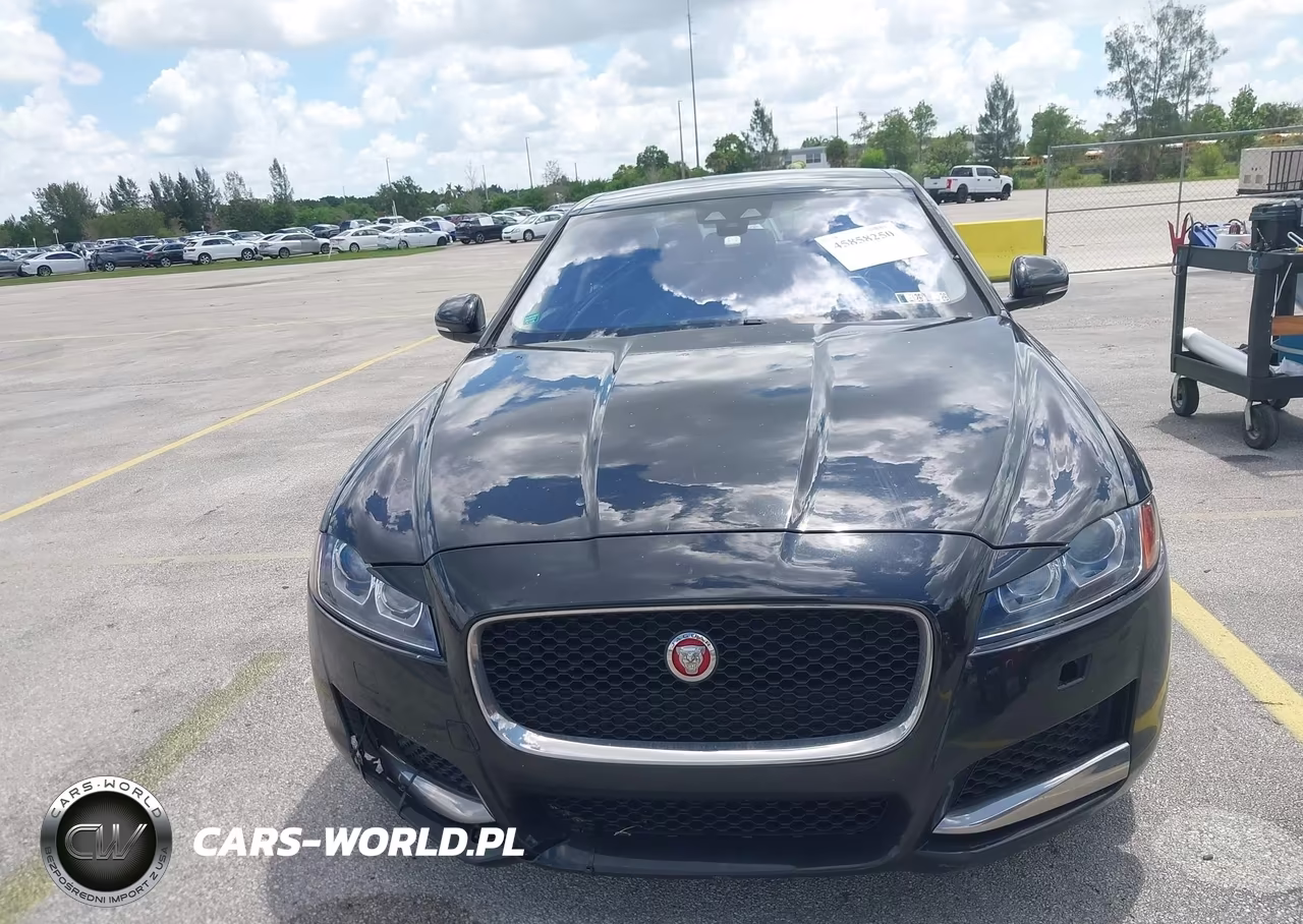 2017 Jaguar Xf 35T Premium VIN:SAJBJ4BVXHCY37968 - 12