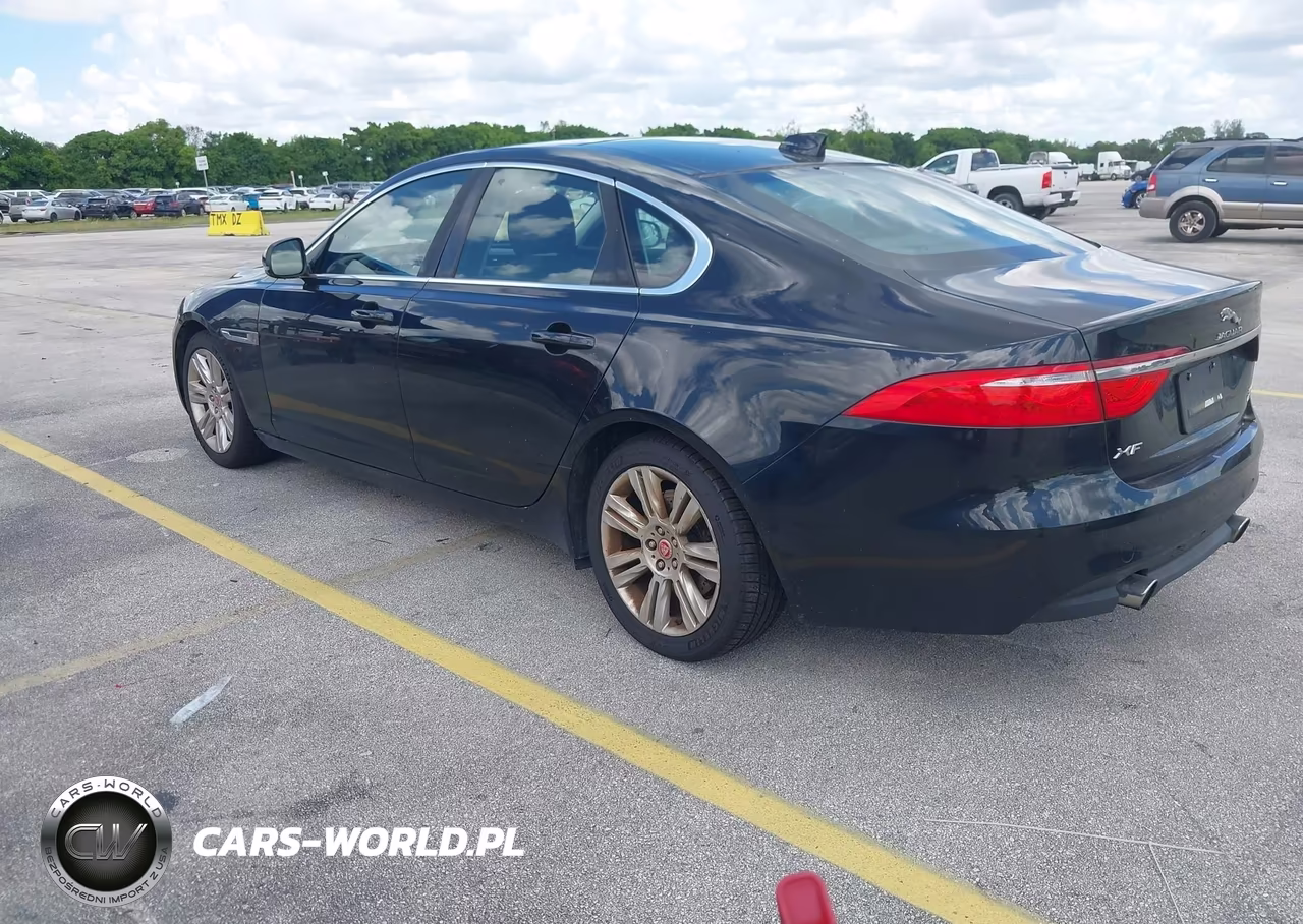2017 Jaguar Xf 35T Premium VIN:SAJBJ4BVXHCY37968 - 3