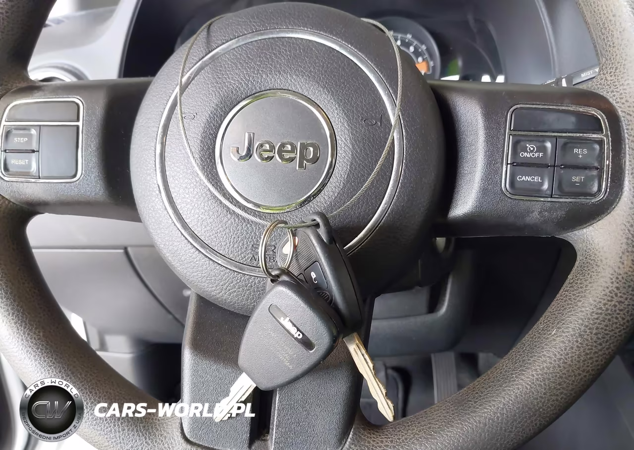 2015 Jeep Compass Sport VIN:1C4NJCBA3FD285076 - 11