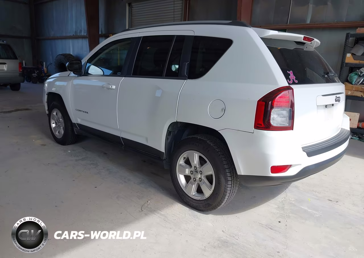 2015 Jeep Compass Sport VIN:1C4NJCBA3FD285076 - 3