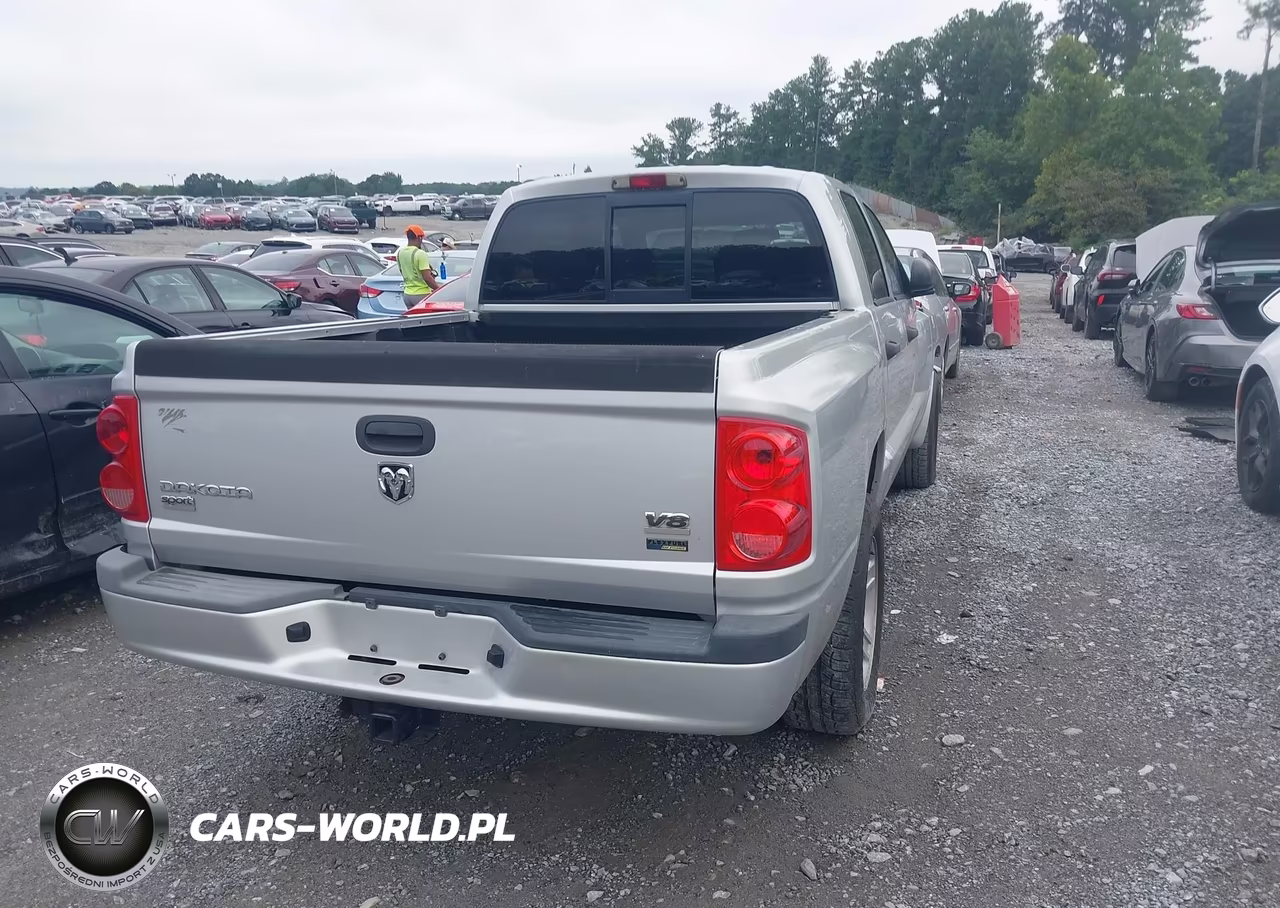 2008 Dodge Dakota Sport VIN:1D3HE68N48S612863 - 4