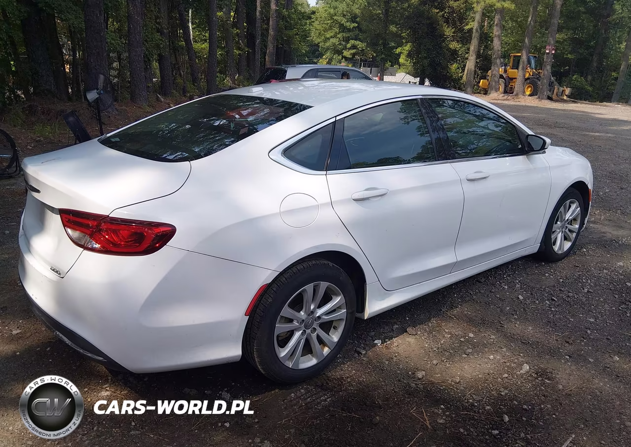 2016 Chrysler 200 Limited VIN:1C3CCCAB5GN131481 - 4