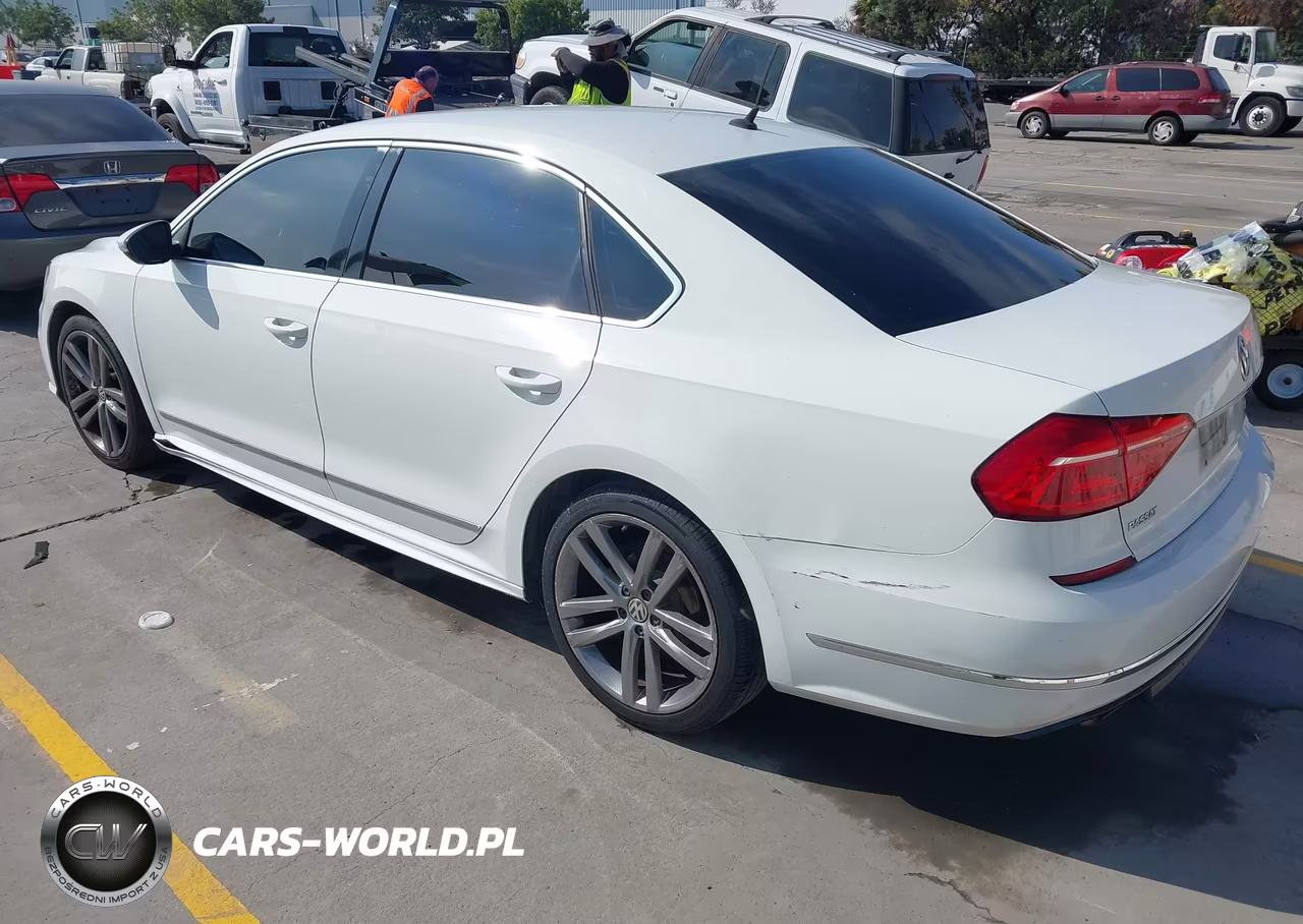 2016 Volkswagen Passat 1.8T R-Line VIN:1VWAT7A39GC039818 - 3