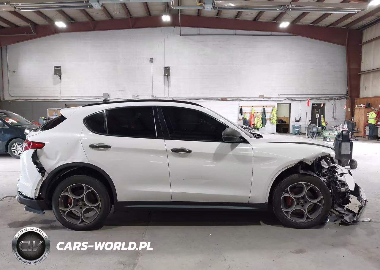 2018 Alfa Romeo Stelvio Sport Awd VIN:ZASFAKPN7J7B76418 - 13