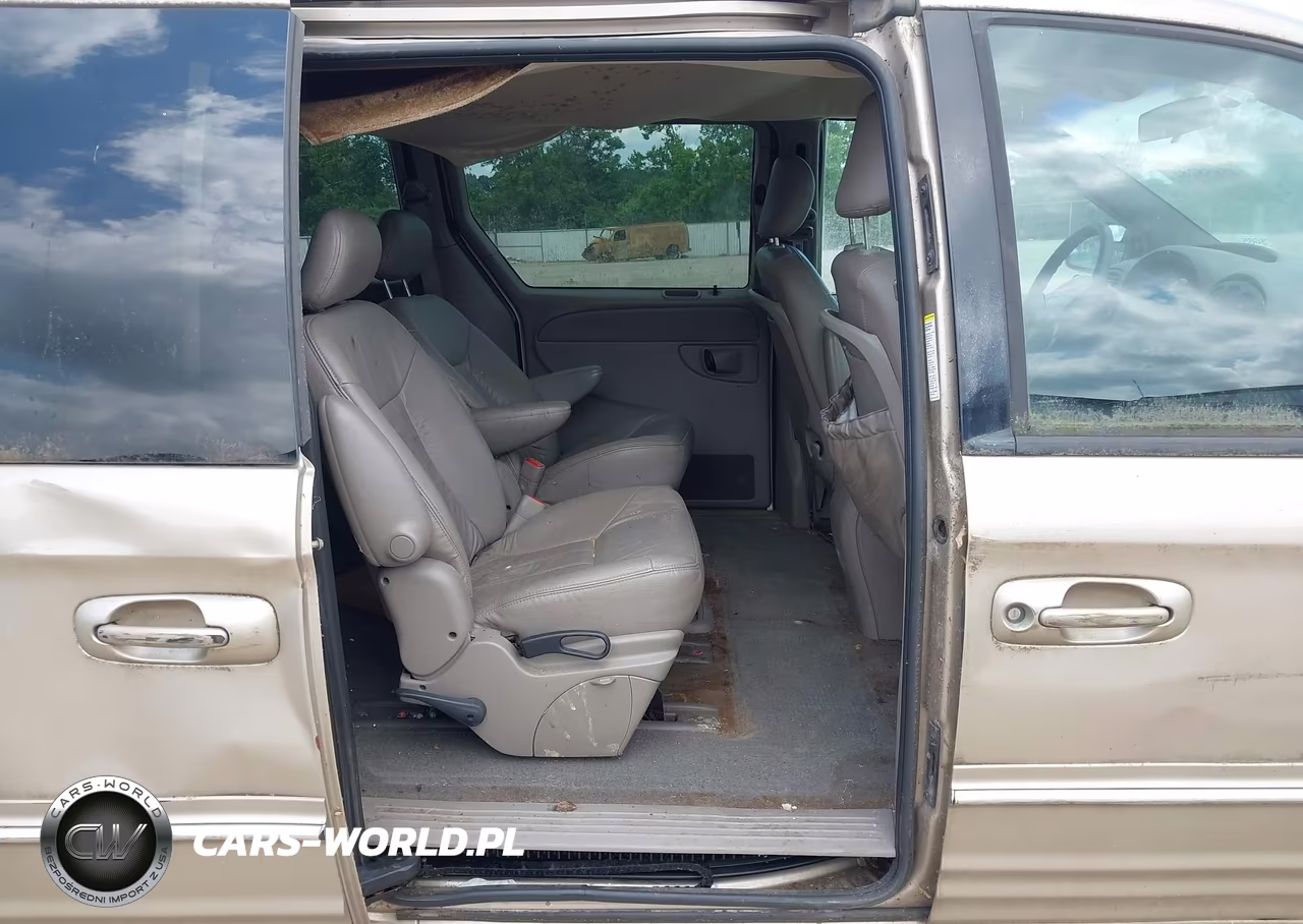 2002 Chrysler Town & Country Lxi VIN:2C8GP54L72R553716 - 8