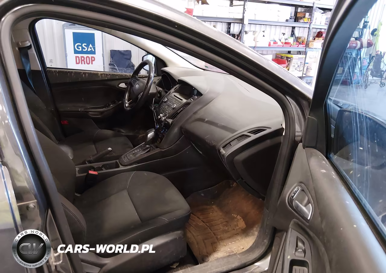 2017 Ford Focus Se VIN:1FADP3K20HL299437 - 5