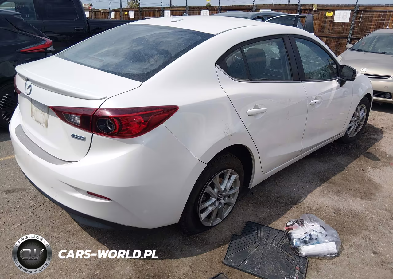 2014 Mazda Mazda3 I Grand Touring VIN:JM1BM1W71E1135612 - 4