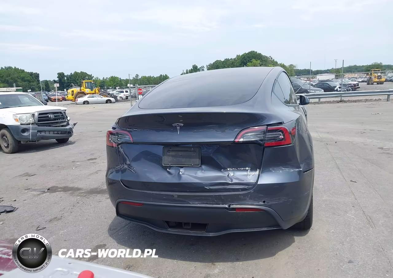 2022 Tesla Model Y Long Range Dual Motor All-Wheel Drive VIN:7SAYGDEE4NF370941 - 16
