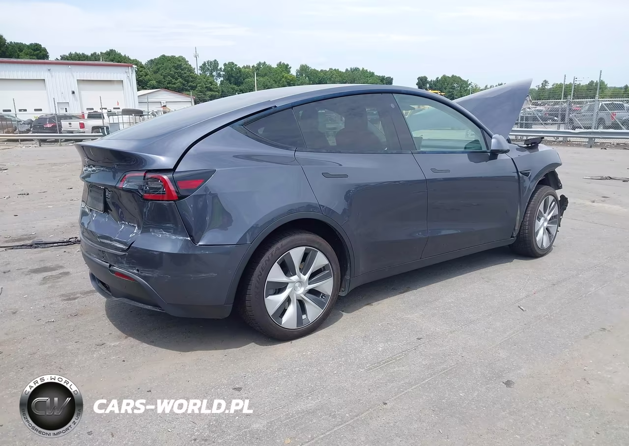2022 Tesla Model Y Long Range Dual Motor All-Wheel Drive VIN:7SAYGDEE4NF370941 - 4