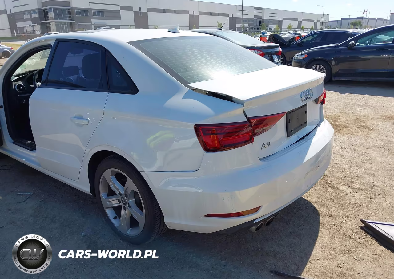 2018 Audi A3 2.0T Premium-2.0T Tech Premium VIN:WAUAUGFF1J1013796 - 6