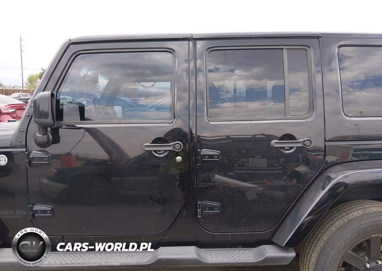 2014 Jeep Wrangler Unlimited Sahara VIN:1C4BJWEG1EL275929 - 14