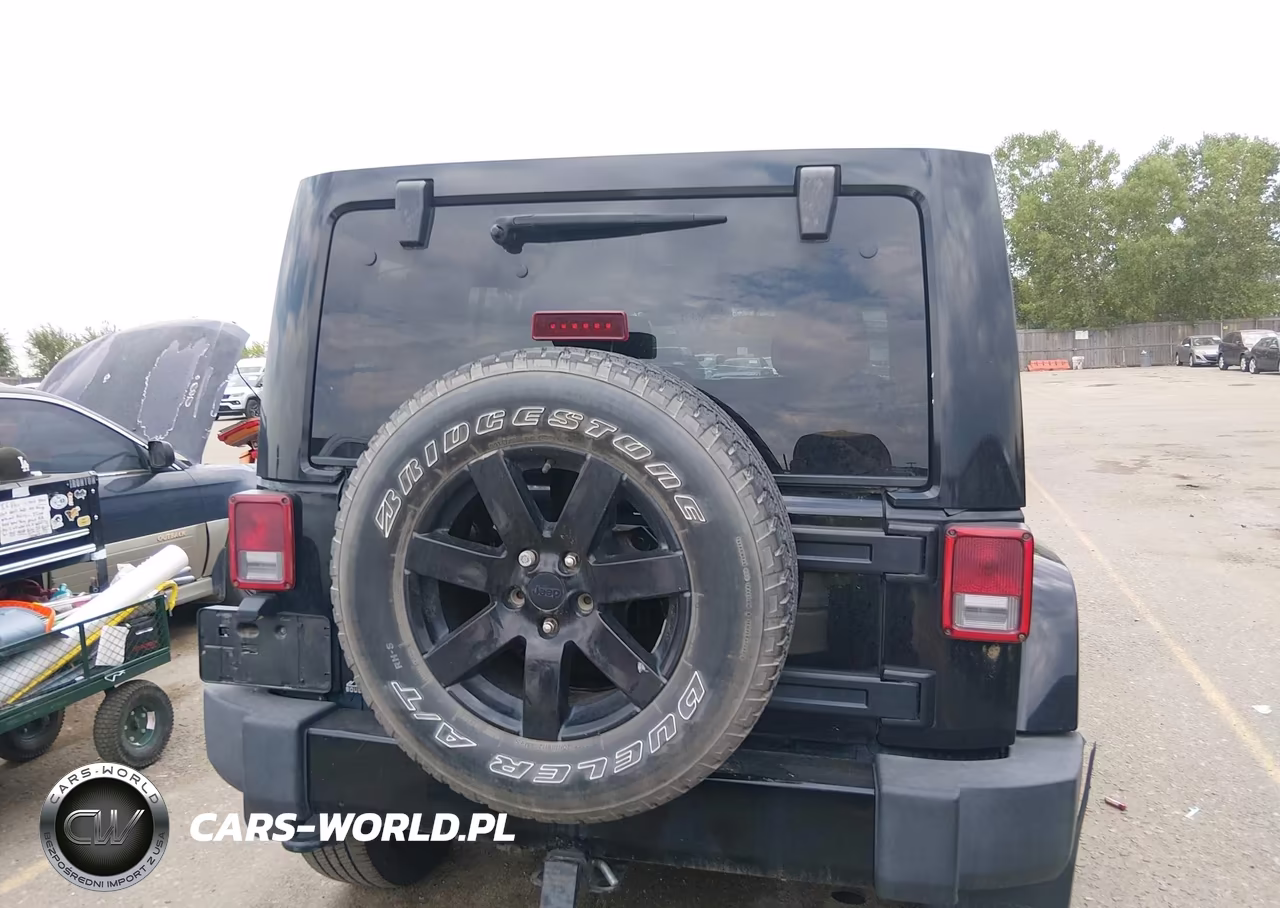 2014 Jeep Wrangler Unlimited Sahara VIN:1C4BJWEG1EL275929 - 16