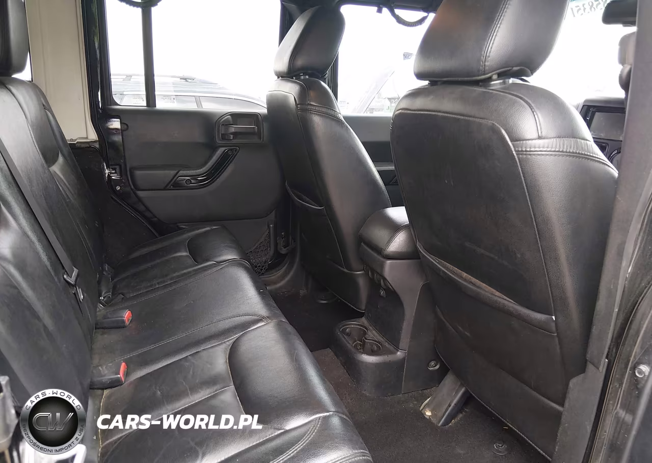 2014 Jeep Wrangler Unlimited Sahara VIN:1C4BJWEG1EL275929 - 8