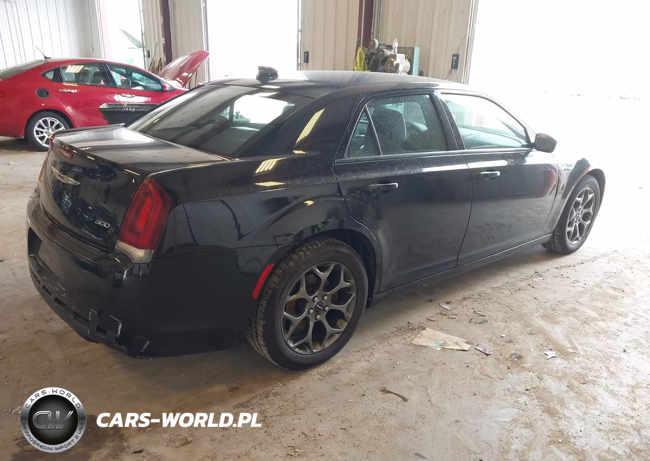 2016 Chrysler 300 300S VIN:2C3CCAGG9GH152432 - 4
