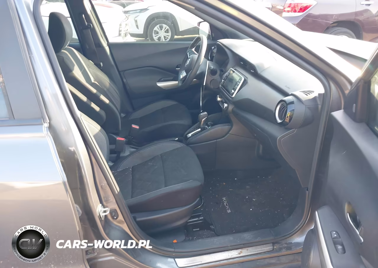 2019 Nissan Kicks Sv VIN:3N1CP5CU5KL555801 - 5
