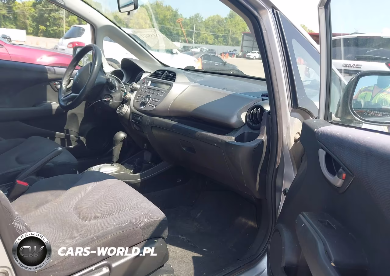 2011 Honda Fit Sport VIN:JHMGE8H51BC003004 - 5