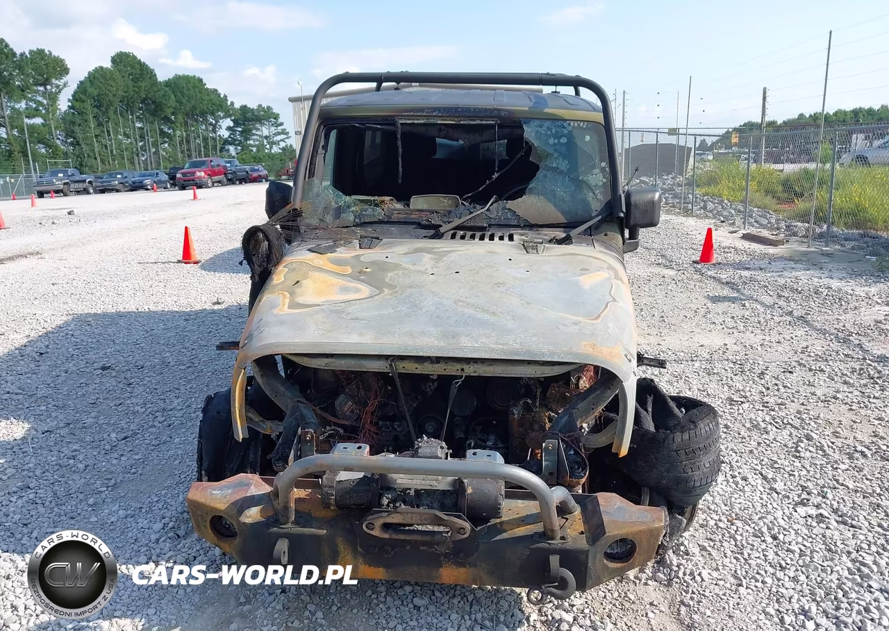 2013 Jeep Wrangler Unlimited Sport VIN:1C4BJWDG7DL669757 - 6