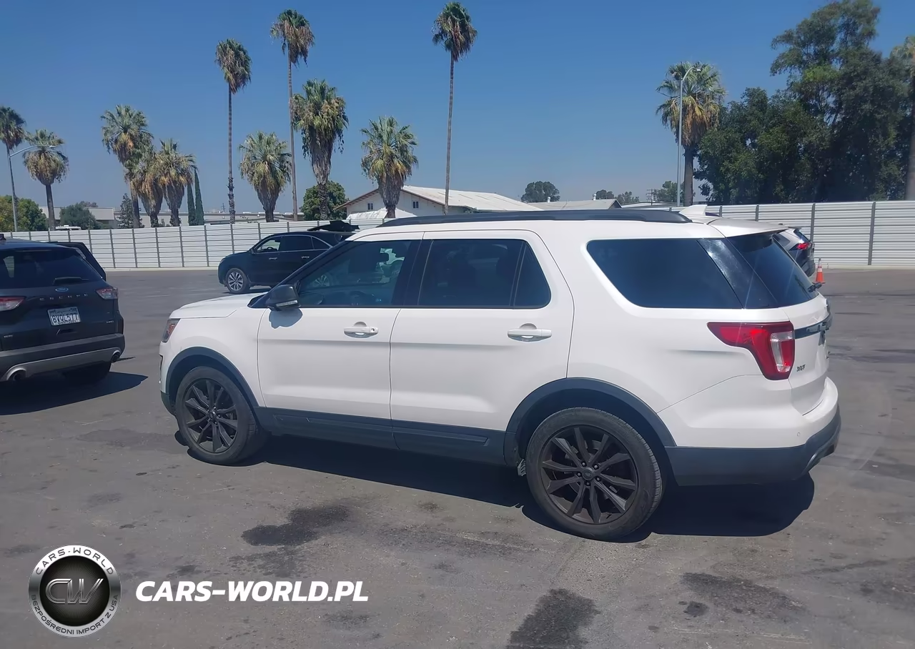 2017 Ford Explorer Xlt VIN:1FM5K8D86HGE12713 - 14