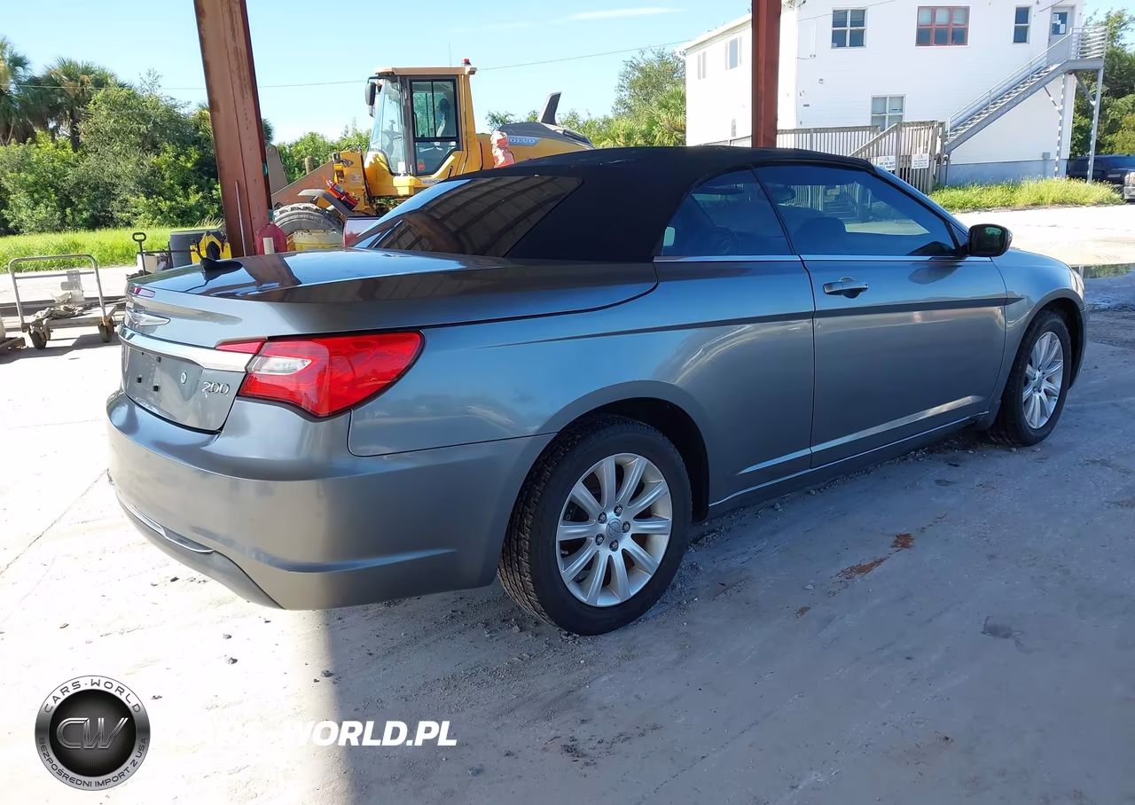2012 Chrysler 200 Touring VIN:1C3BCBEB5CN115954 - 4