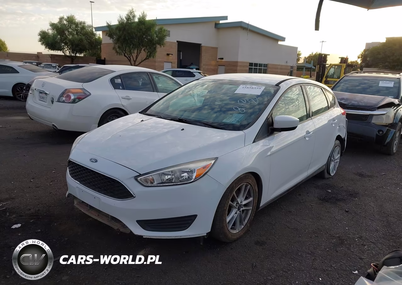 2018 Ford Focus Se VIN:1FADP3K20JL261230 - 2