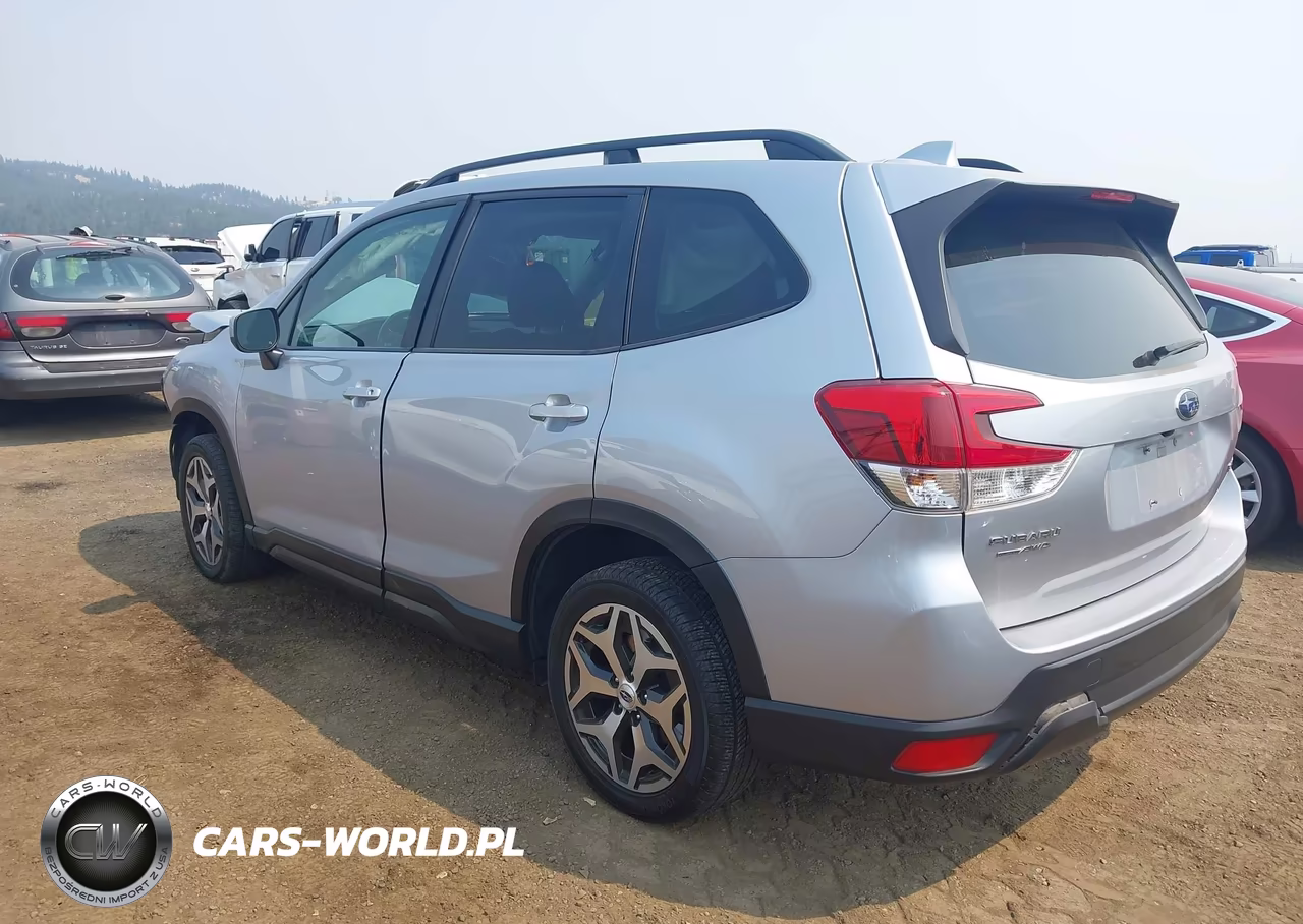 2020 Subaru Forester Premium VIN:JF2SKAJC7LH565399 - 3