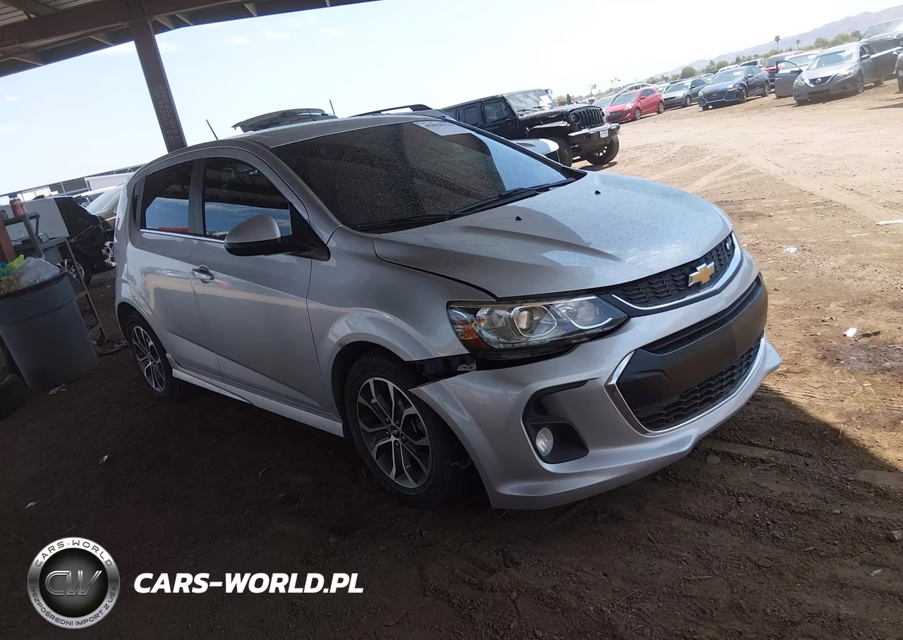 2017 Chevrolet Sonic Lt Auto – zdjęcie 1 z 17