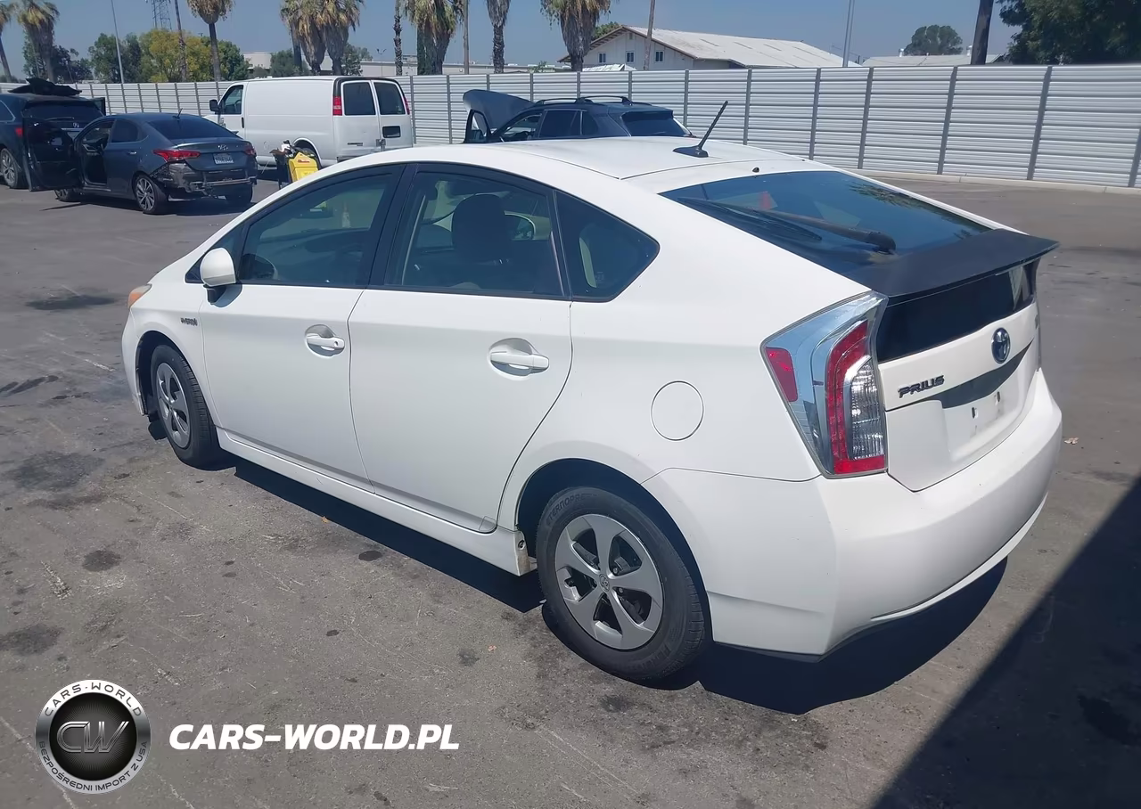 2012 Toyota Prius Three VIN:JTDKN3DU5C5527404 - 3