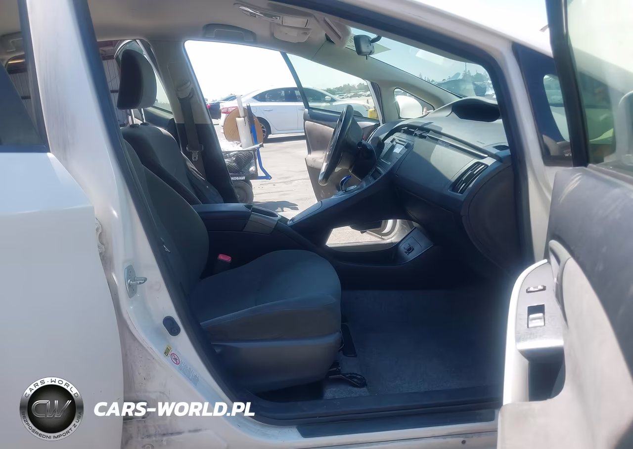 2012 Toyota Prius Three VIN:JTDKN3DU5C5527404 - 5