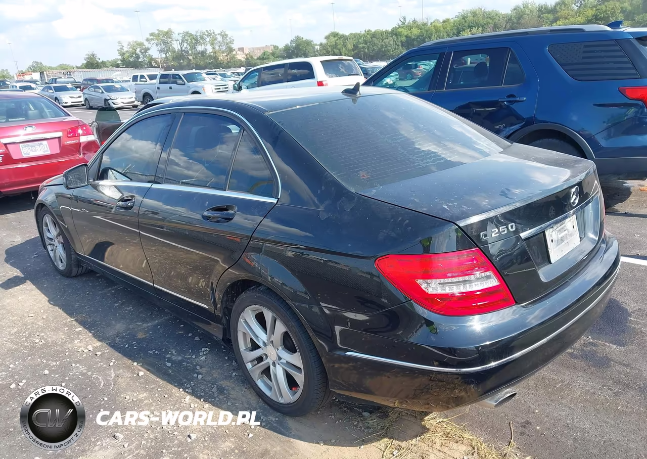 2013 Mercedes-Benz C 250 Luxury-Sport VIN:WDDGF4HBXDR246605 - 3