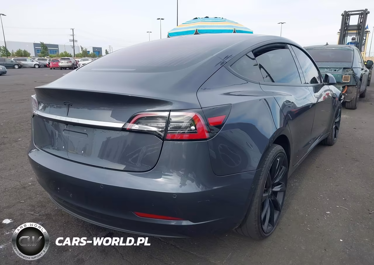 2018 Tesla Model 3 Long Range-Mid Range VIN:5YJ3E1EA8JF025706 - 4
