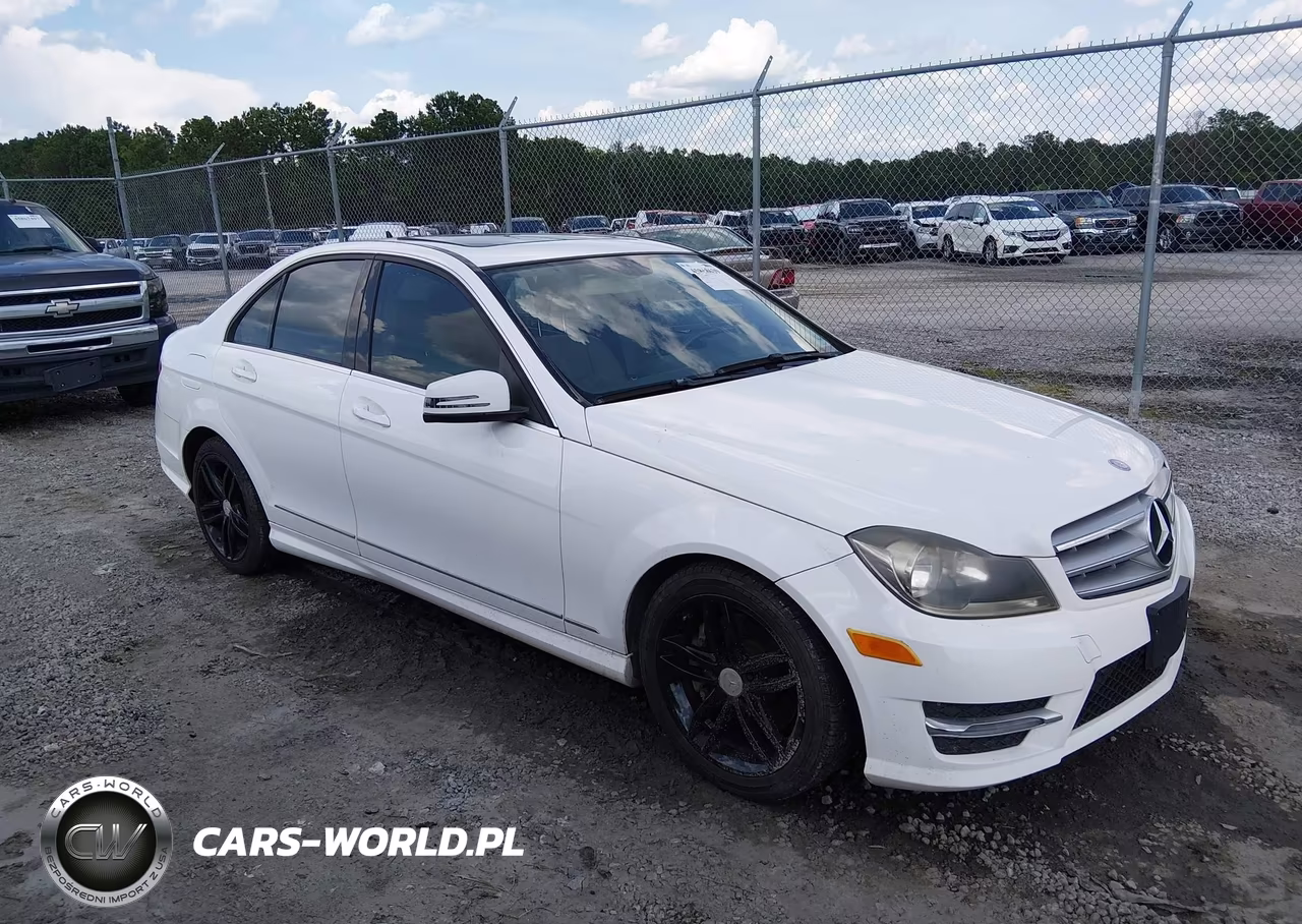 2013 Mercedes-Benz C 300 Sport 4Matic VIN:WDDGF8AB0DR298553 - 13