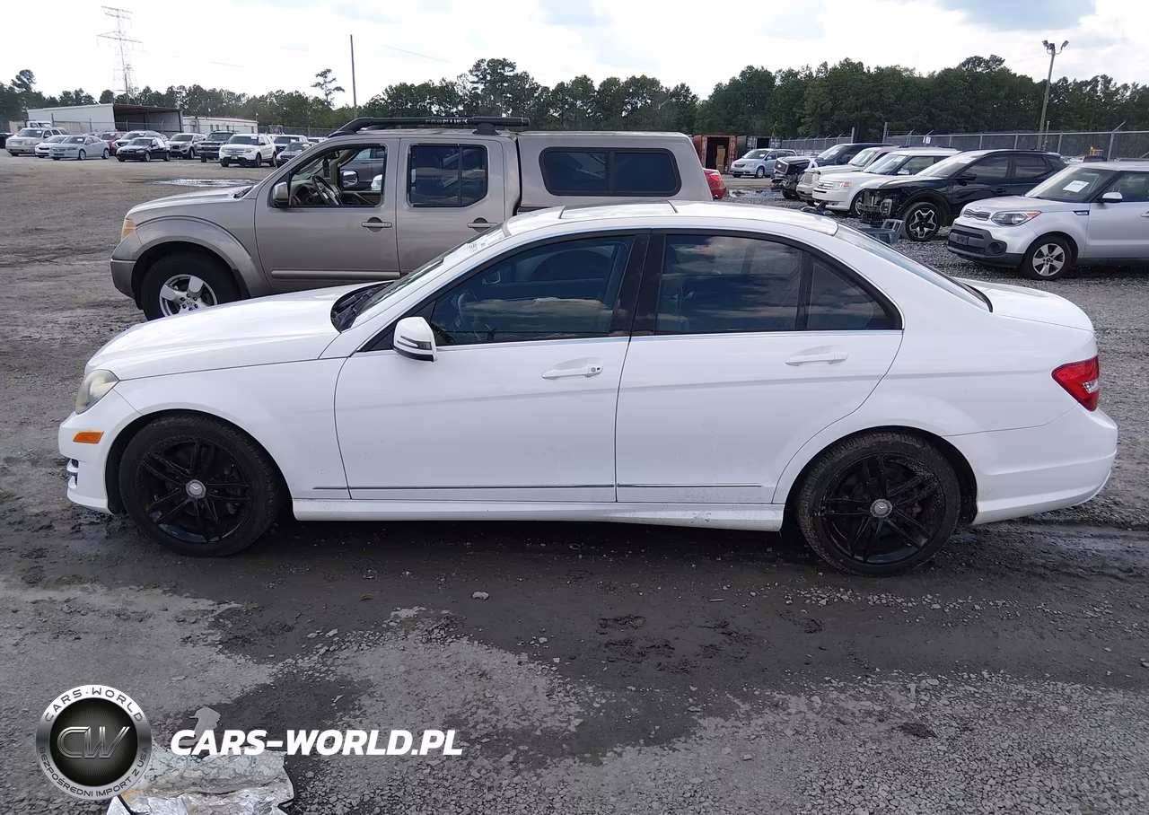 2013 Mercedes-Benz C 300 Sport 4Matic VIN:WDDGF8AB0DR298553 - 14