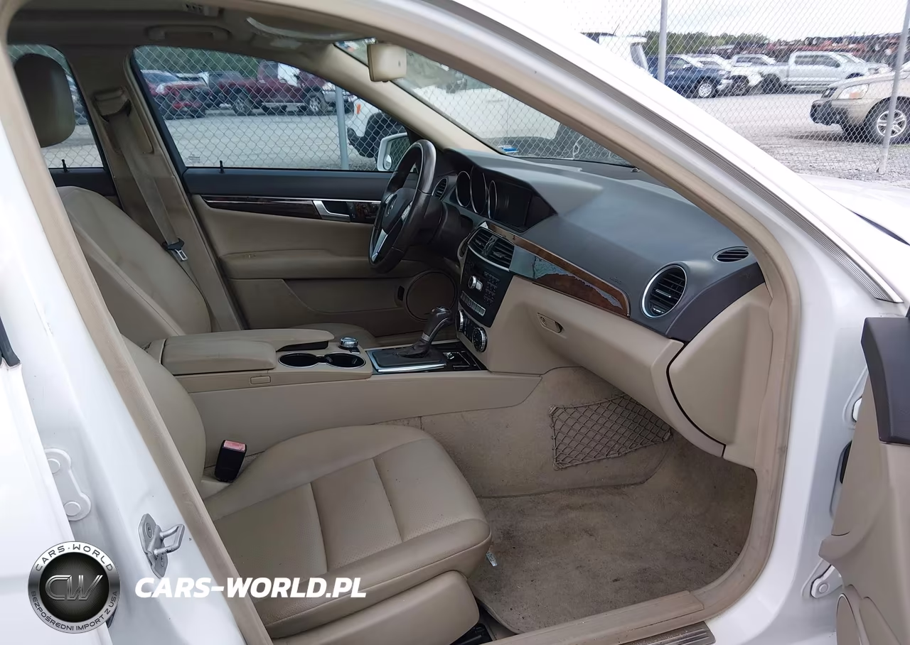 2013 Mercedes-Benz C 300 Sport 4Matic VIN:WDDGF8AB0DR298553 - 5