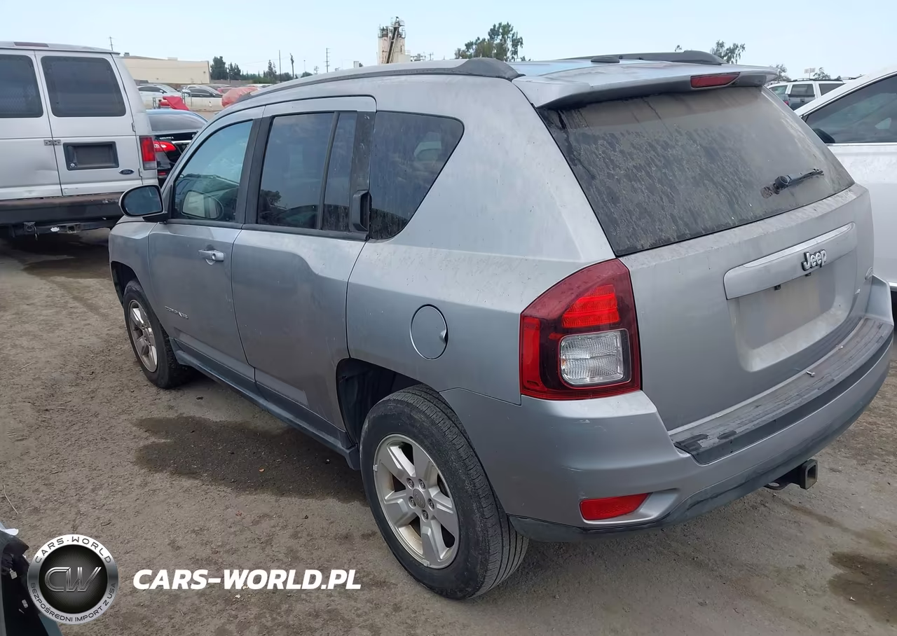 2016 Jeep Compass Latitude VIN:1C4NJCEA0GD710010 - 3