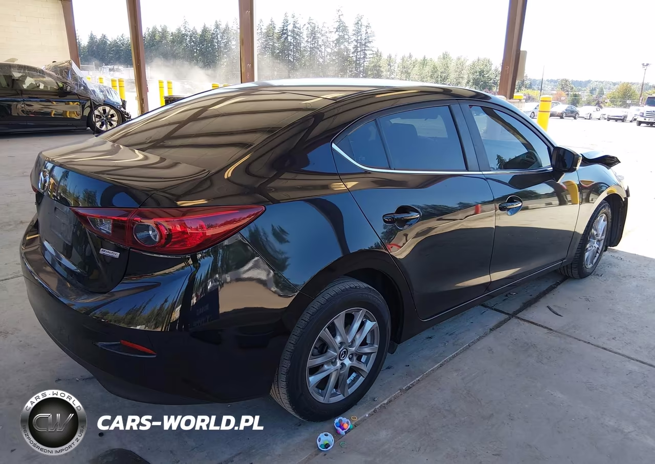 2018 Mazda Mazda3 Sport VIN:3MZBN1U70JM175478 - 4