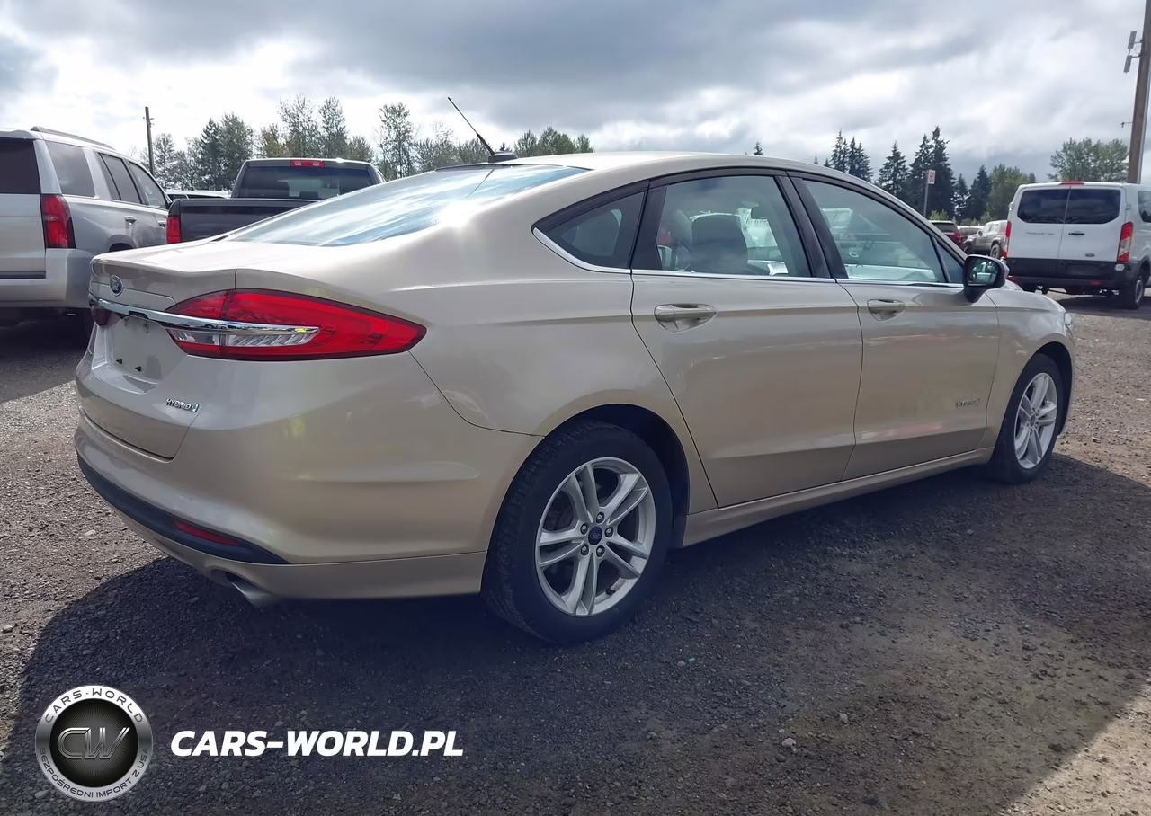 2018 Ford Fusion Hybrid S VIN:3FA6P0UU5JR261697 - 4