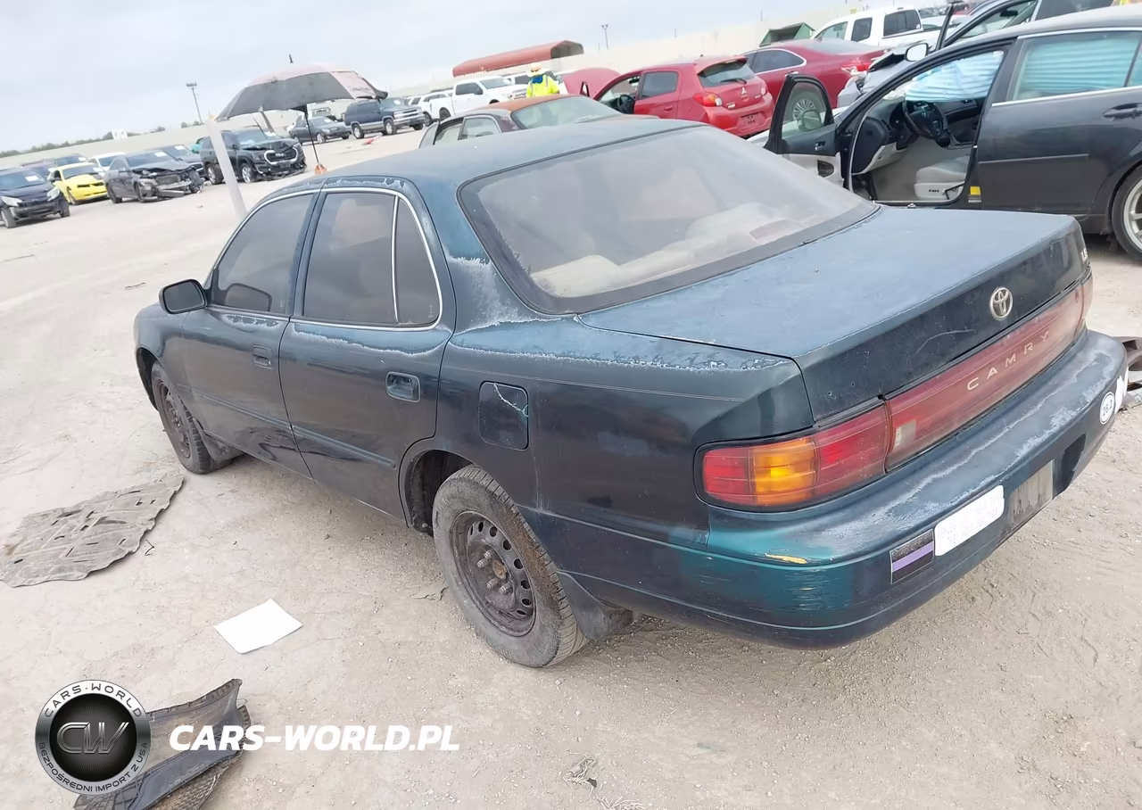 1993 Toyota Camry Le VIN:4T1SK12E3PU314046 - 3
