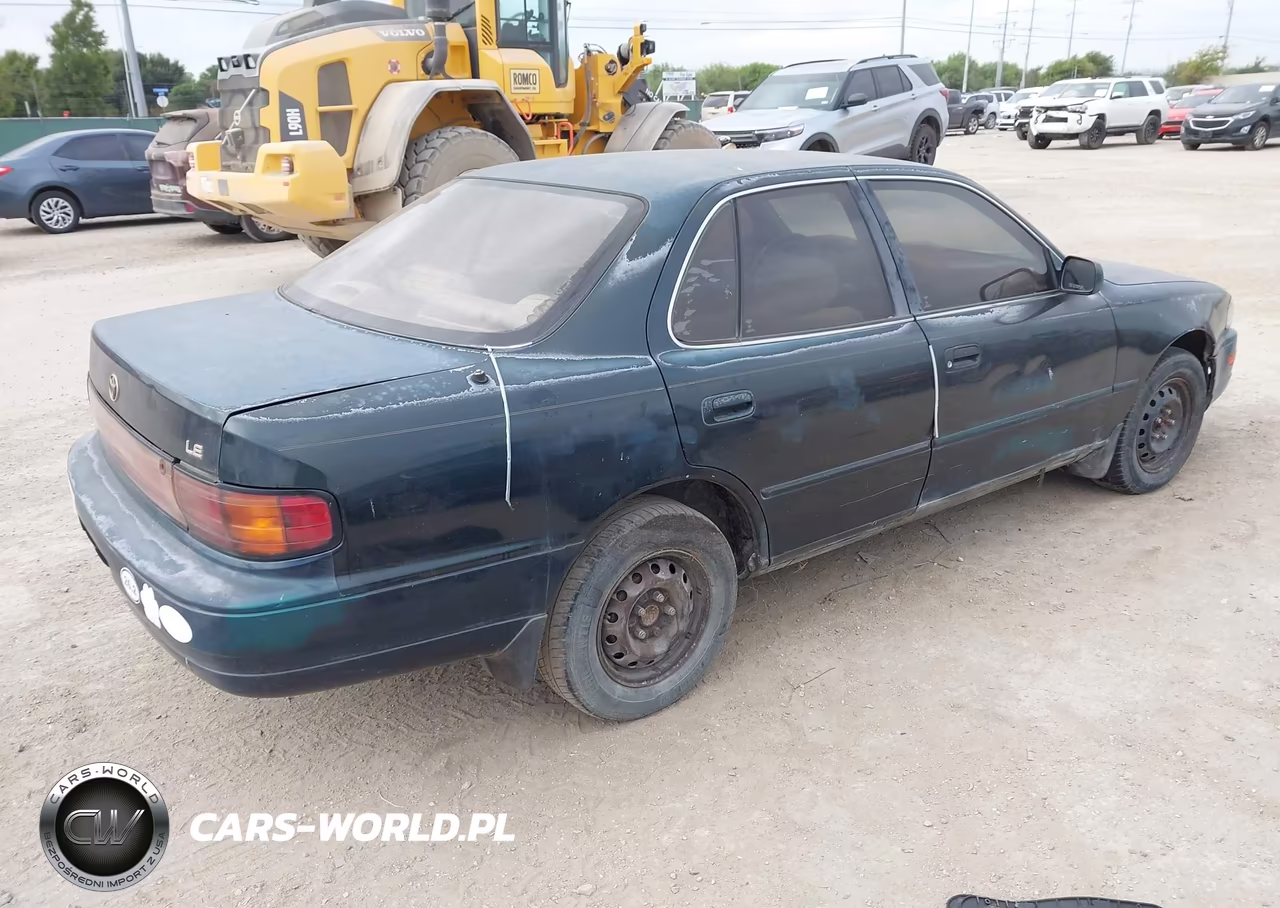 1993 Toyota Camry Le VIN:4T1SK12E3PU314046 - 4