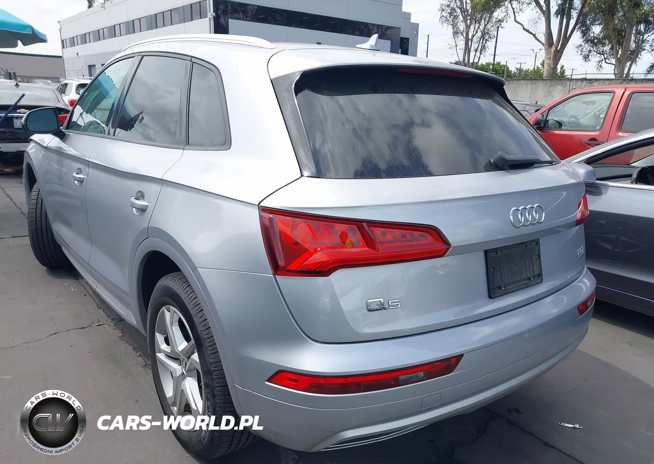 2018 Audi Q5 2.0T Premium-2.0T Tech Premium VIN:WA1ANAFY4J2077592 - 3